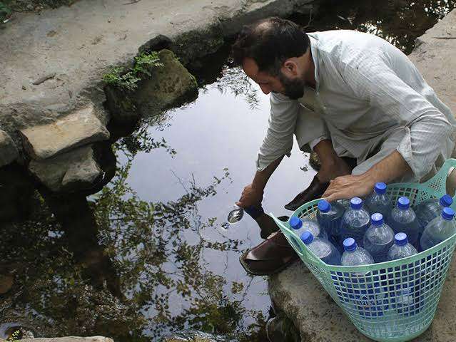 Navigating the Water Crisis in Pakistan: Causes, Effects, and Sustainable Solutions